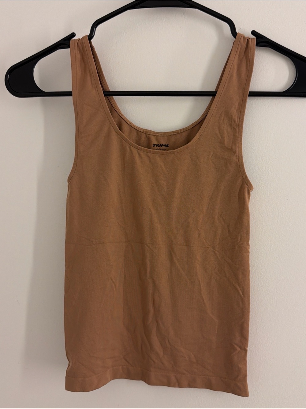 SKIMS Sculpting Tank Top in Camel Brown
